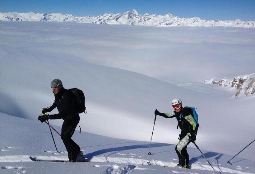 בית מלון כפרי Rauzi