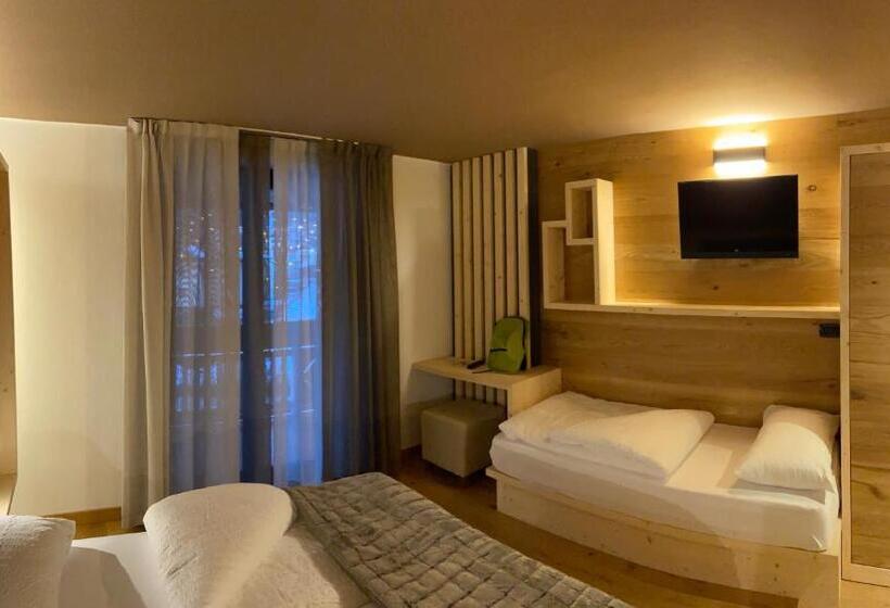 בית מלון כפרי Rauzi