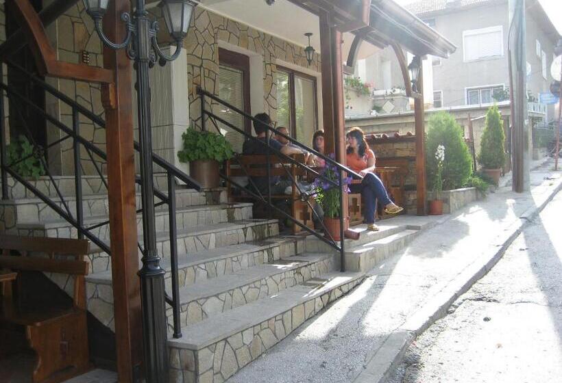 فندق Spartak Family