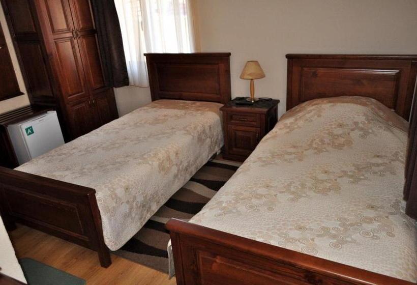 فندق Spartak Family