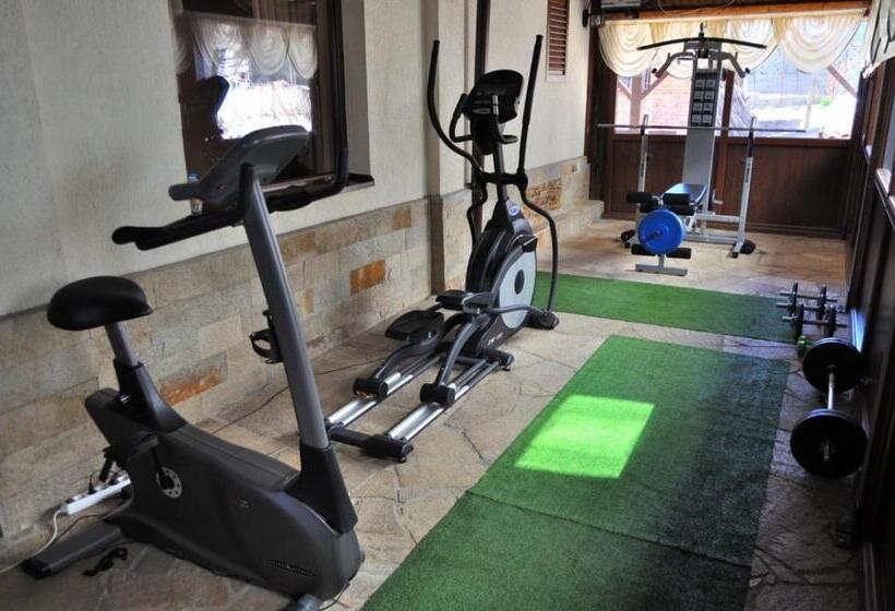 فندق Spartak Family