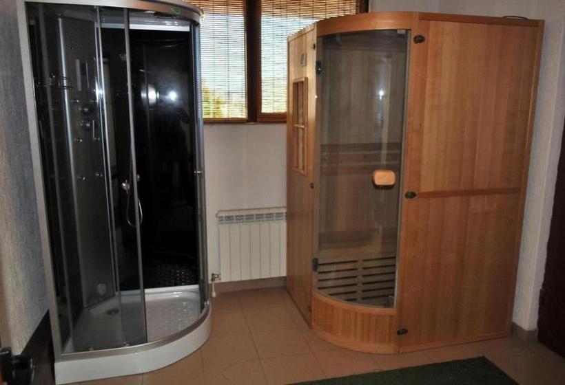 فندق Spartak Family