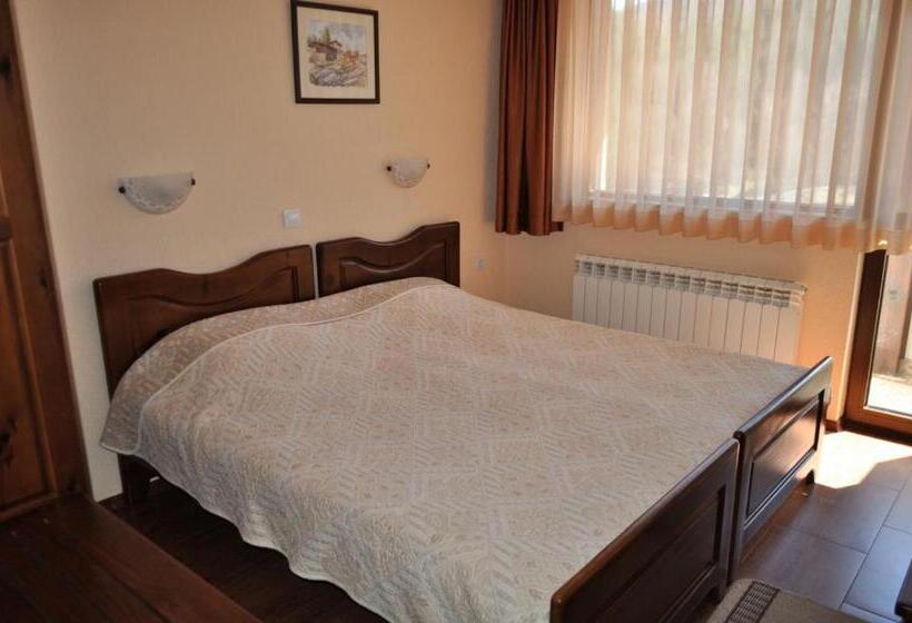 فندق Spartak Family