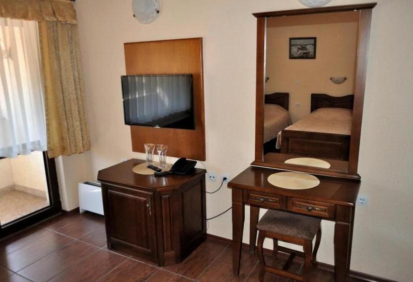 فندق Spartak Family