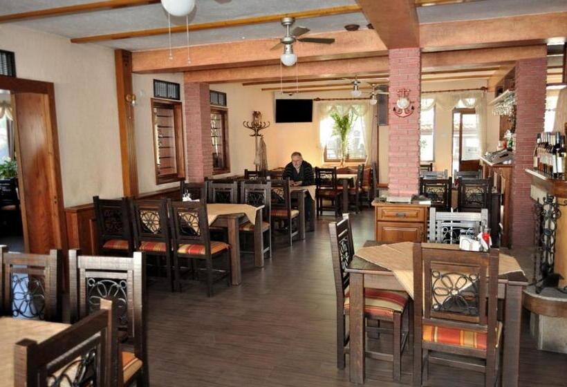 فندق Spartak Family