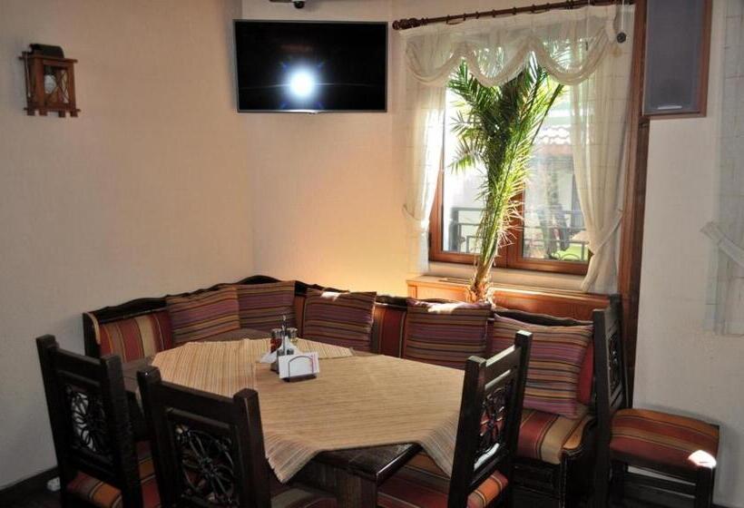 فندق Spartak Family