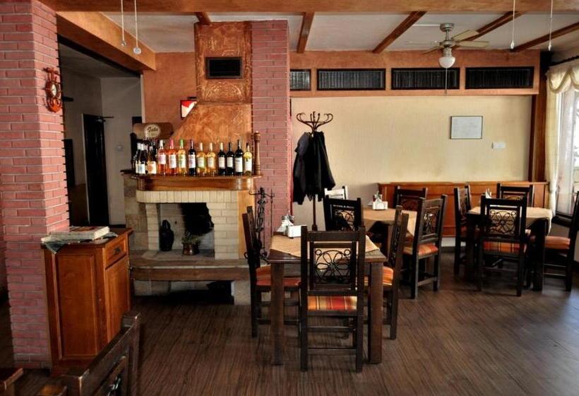 فندق Spartak Family