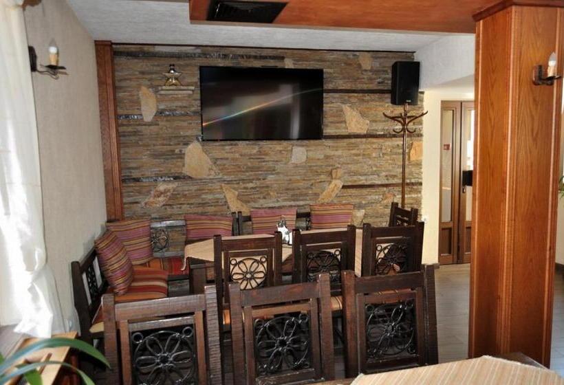 فندق Spartak Family