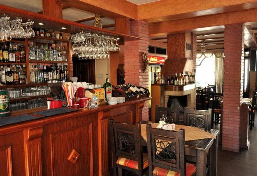 فندق Spartak Family