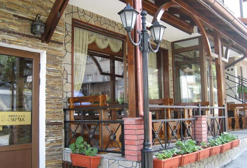 فندق Spartak Family