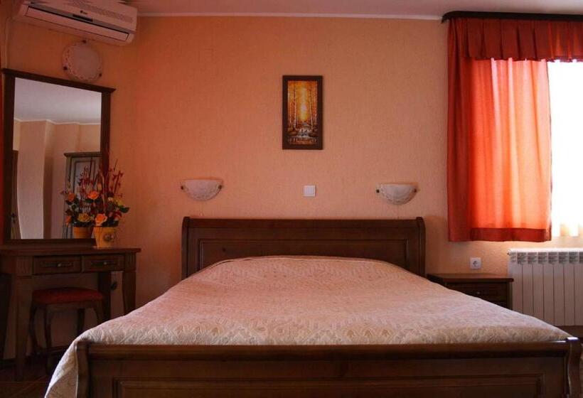 فندق Spartak Family