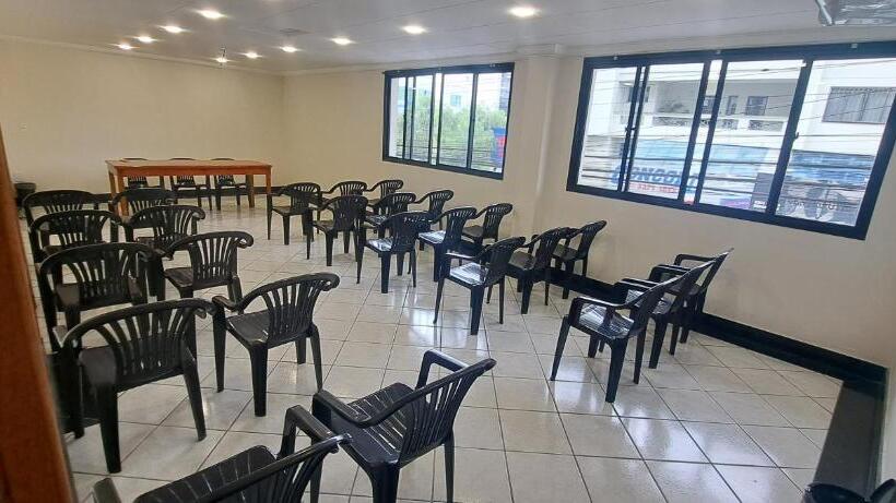 בית מלון כפרי Virginia