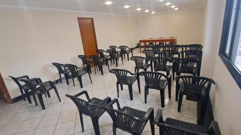 בית מלון כפרי Virginia