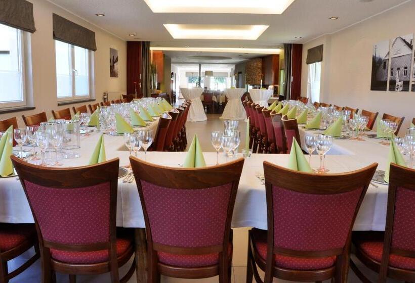 בית מלון כפרי Zum Burghof