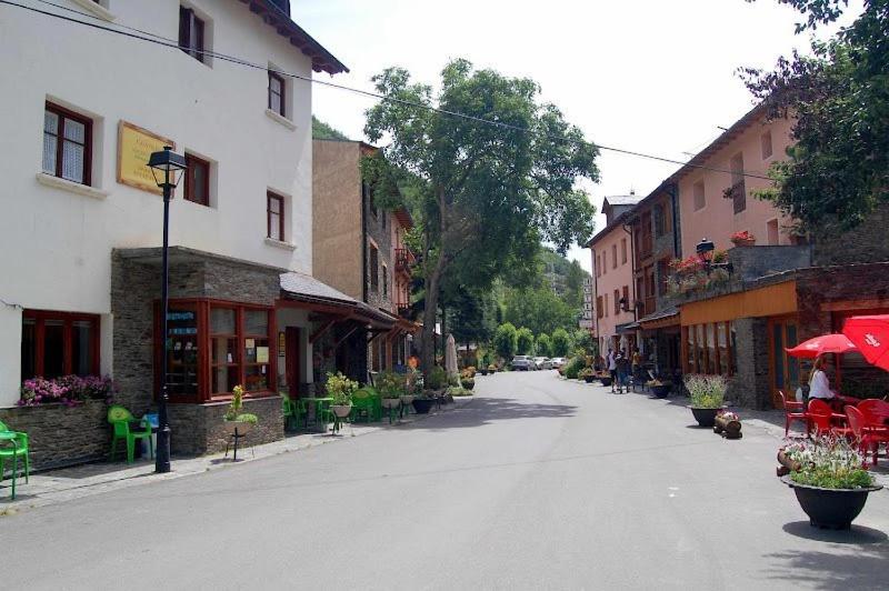 بنسيون Casa Feliu