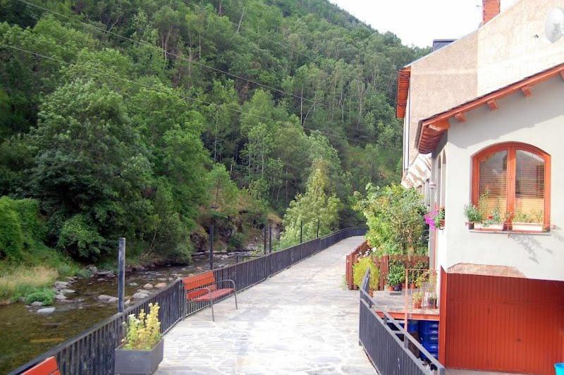 بنسيون Casa Feliu