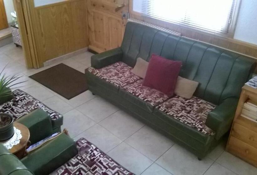 بنسيون Casa Feliu