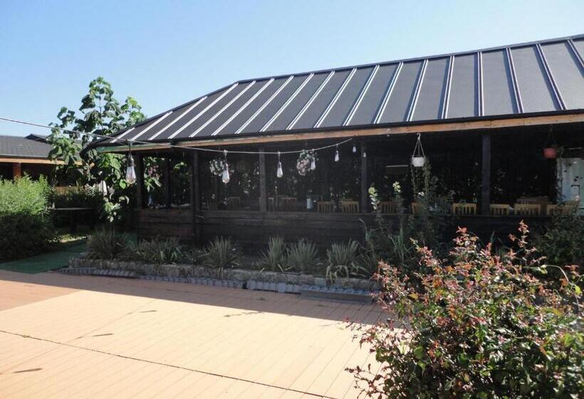 פנסיון Greenstone Land   Corbu