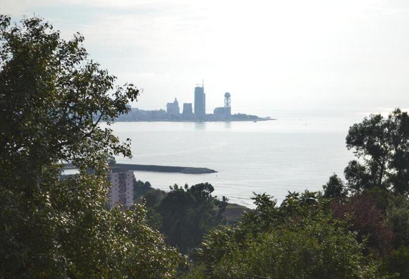 پانسیون Medea S Guest House