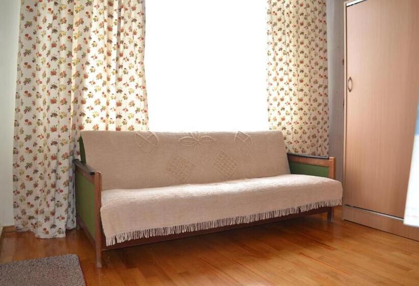 پانسیون Medea S Guest House