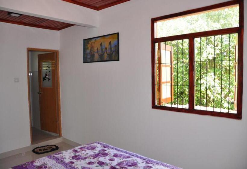 Пансион The Beau Beach Weligama