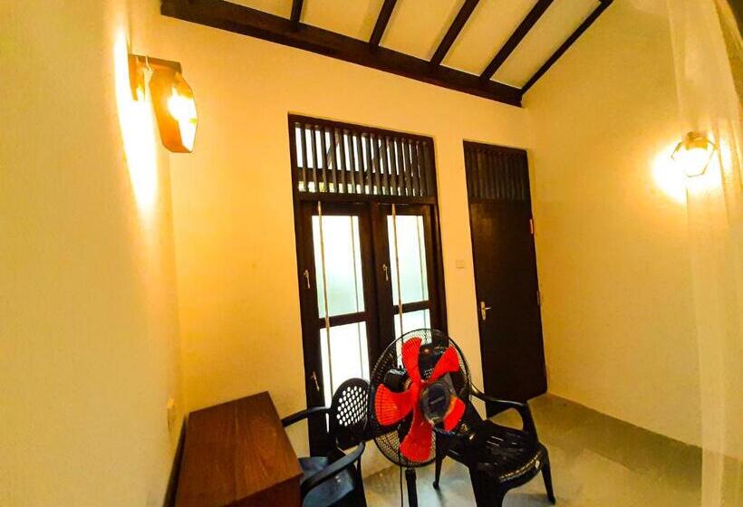 Пансион The Beau Beach Weligama