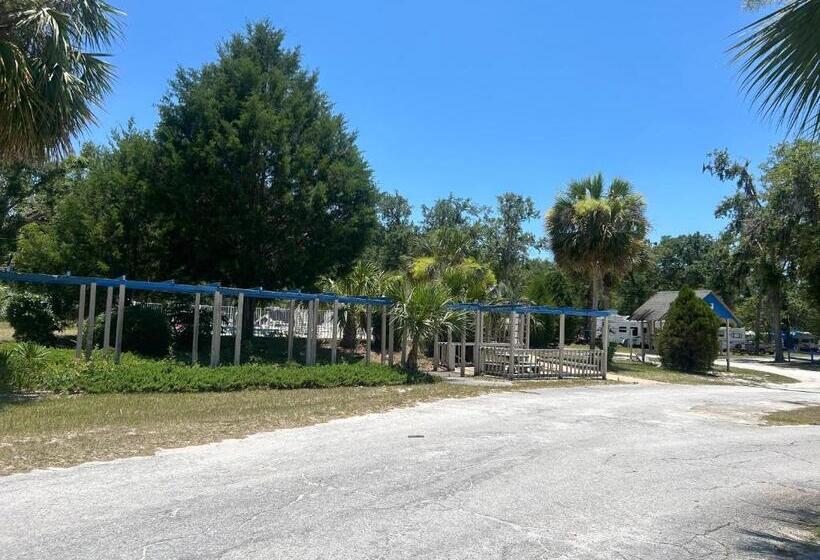 فندق Deer Wood Inn