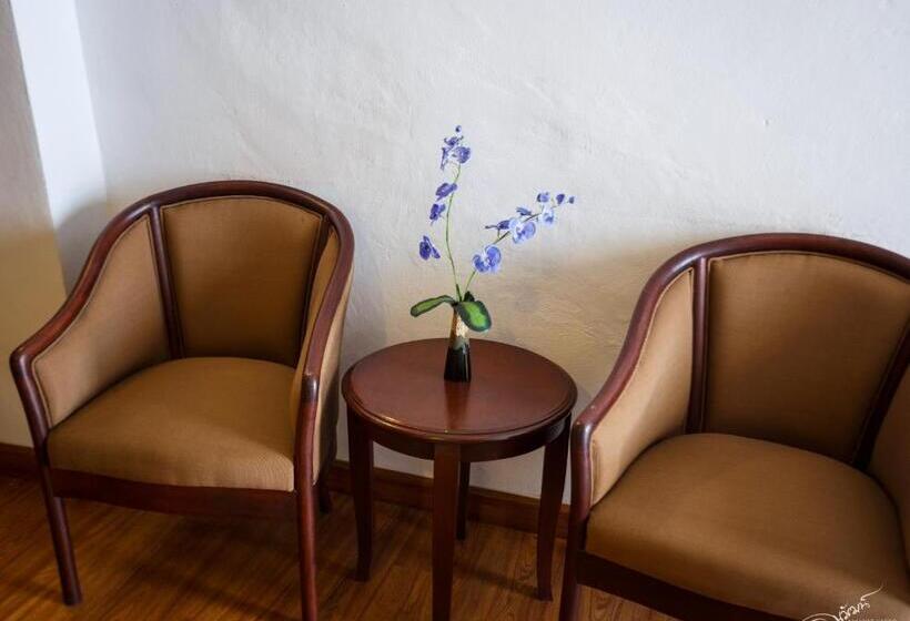 בית מלון כפרי Gassan Legacy Golf Club