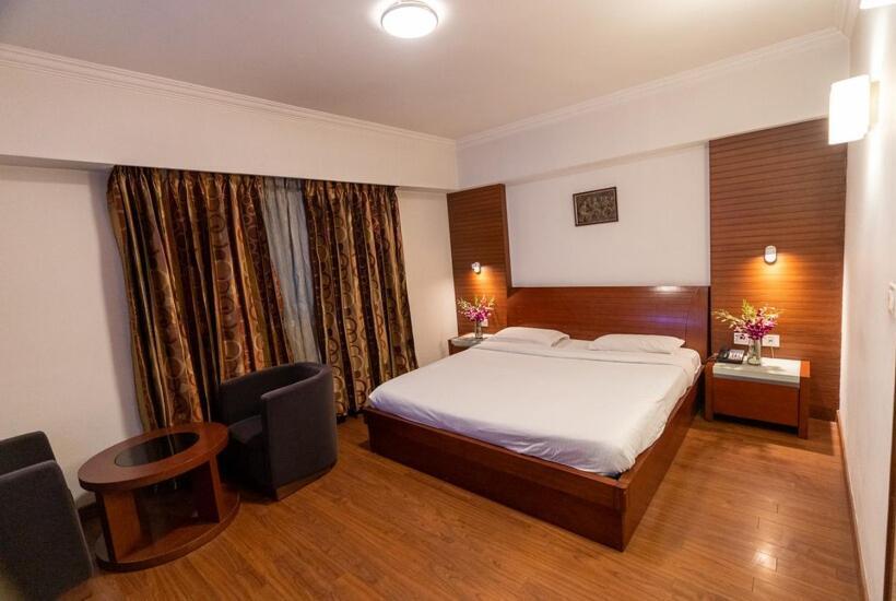 호텔 Sree Parijatha Grand