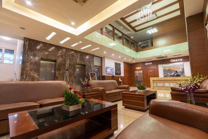 호텔 Sree Parijatha Grand