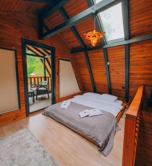 펜션 Sapanca Green Garden Tuna Ev Bungalov