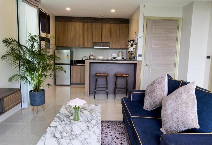 פנסיון The Viva Patong