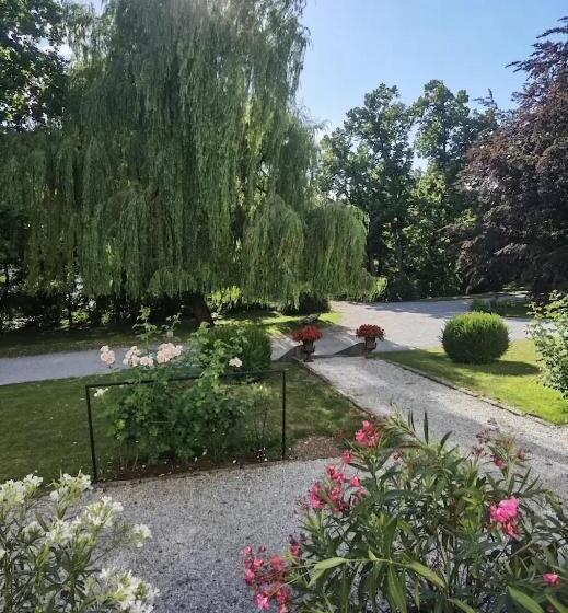 リゾートホテル Péchy Castle