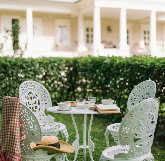 リゾートホテル Péchy Castle