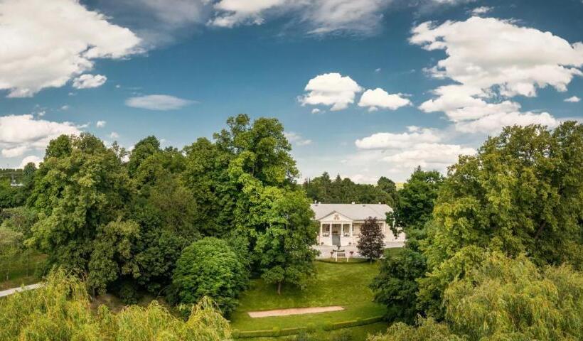 Курорт Péchy Castle