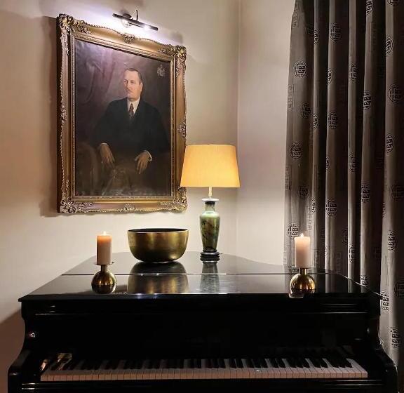 Курорт Péchy Castle