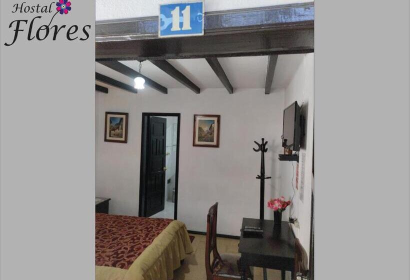 הוסטל Hostal Flores
