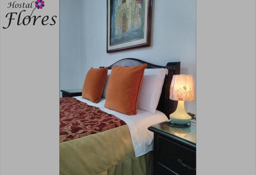הוסטל Hostal Flores