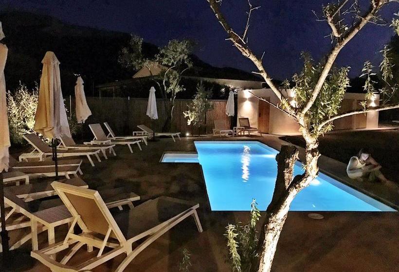 تختخواب و صبحانه Boho Suites Denia