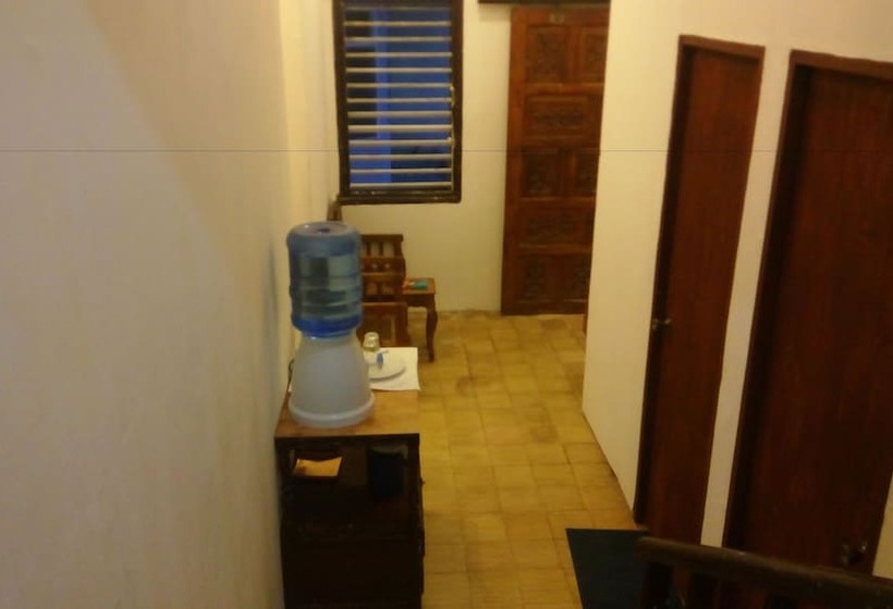 تختخواب و صبحانه Open Doors Haven