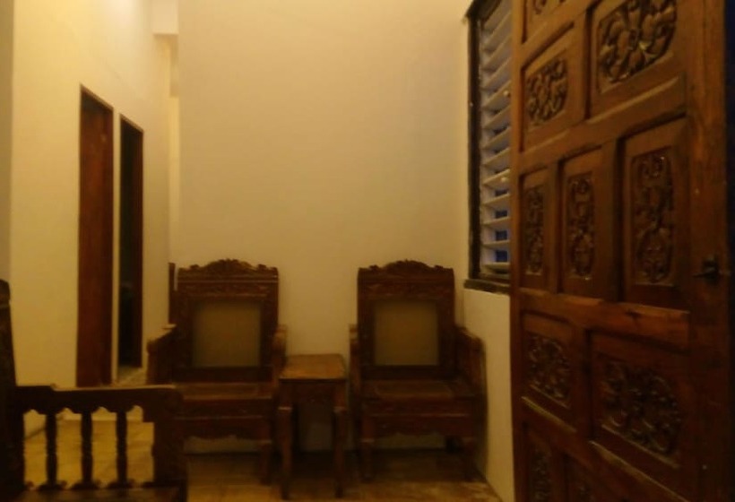 تختخواب و صبحانه Open Doors Haven