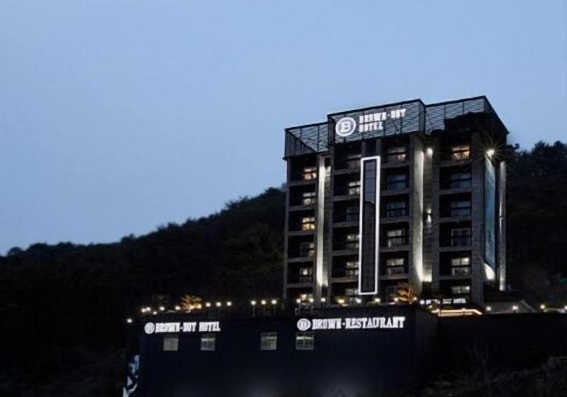 Brown Dot Hotel Jinhae