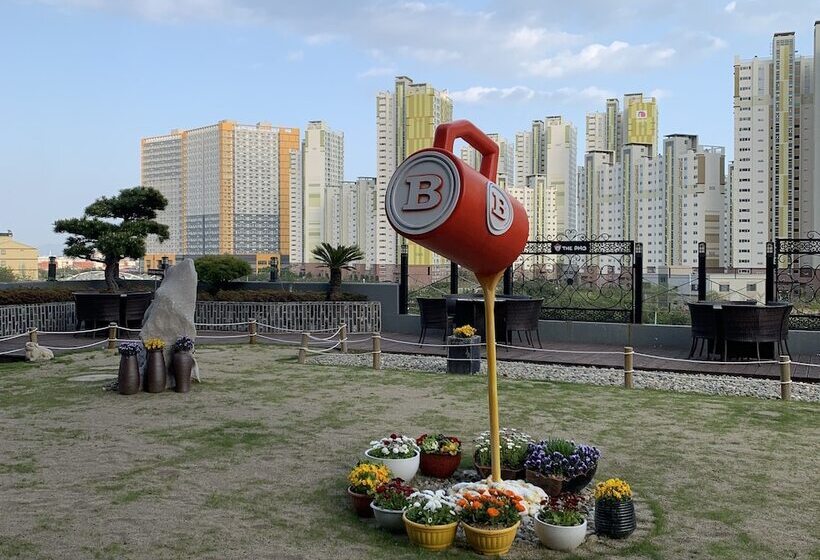 Brown Dot Hotel Jinhae