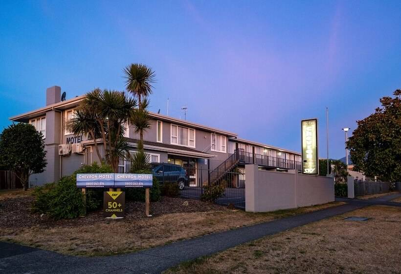 Chevron Motel
