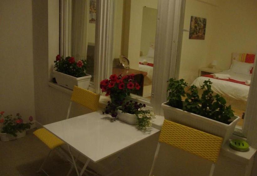 הוסטל Guest Rooms Colours