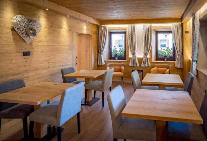 호텔 Albergo Cavallino