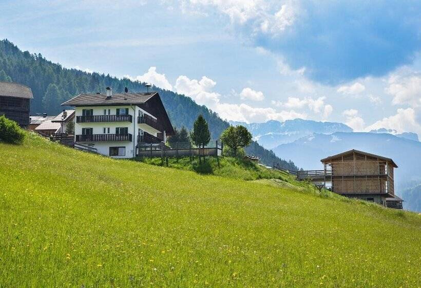 Отель Albergo Somont