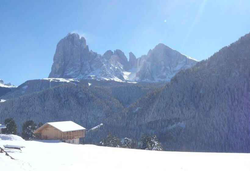 Отель Albergo Somont