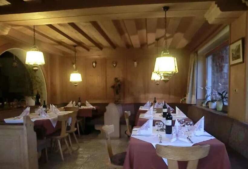 Отель Albergo Somont