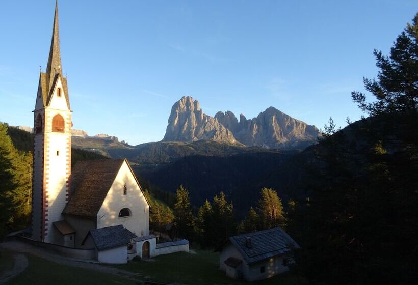 Отель Albergo Somont